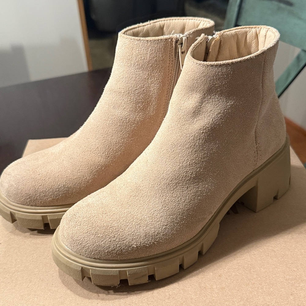 Steve Madden Suede Chelsea Boots Size 6 1/2 - Picture 7 of 7